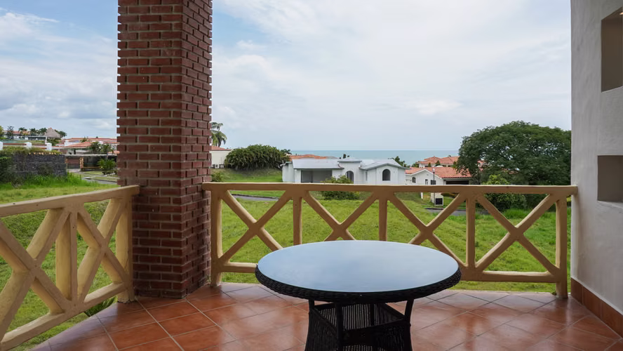 Apartamento de 3 Recámaras en Venta en Vista Mar Golf Community