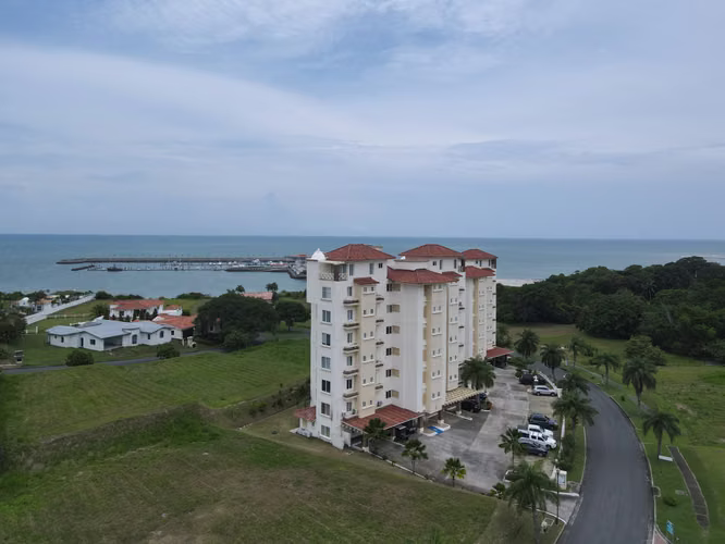 Apartamento de 3 Recámaras en Venta en Vista Mar Golf Community