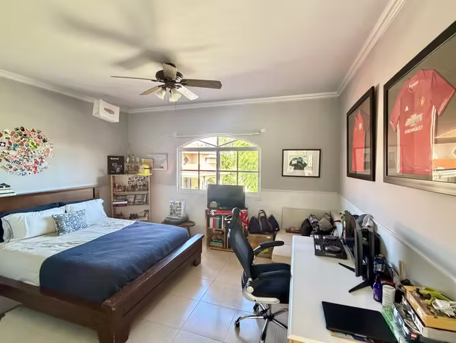 Apartamento en venta con amplio jardín - Costa del Este - Imagen 10