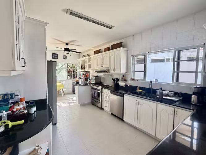 Apartamento en venta con amplio jardín - Costa del Este - Imagen 13