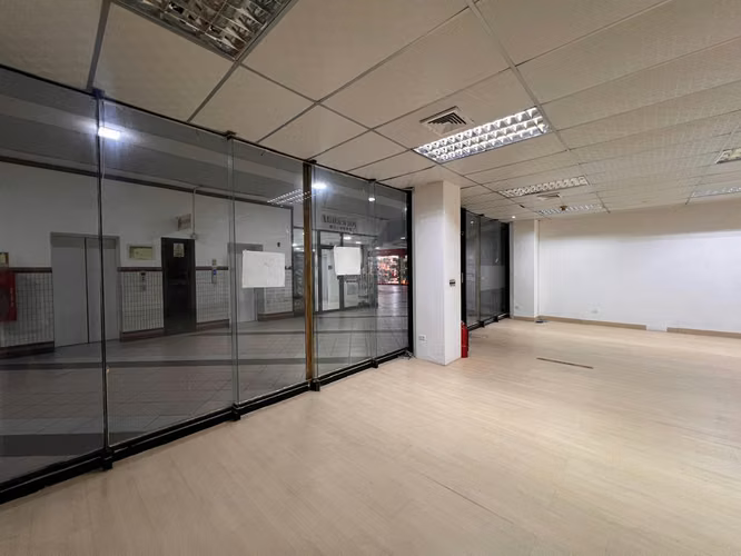 Local Comercial Listo para Ocupar en Plaza Concordia, Vía España