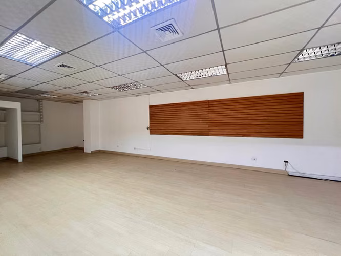 Local Comercial Listo para Ocupar en Plaza Concordia, Vía España