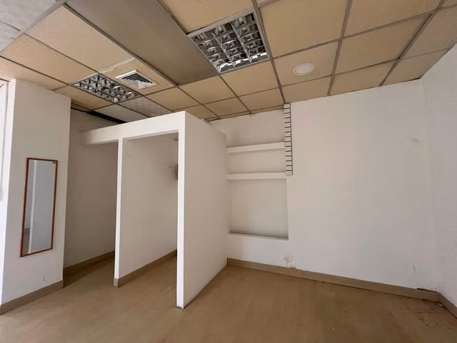 Local Comercial Listo para Ocupar en Plaza Concordia, Vía España