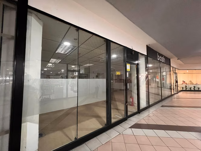 Local Comercial Listo para Ocupar en Plaza Concordia, Vía España