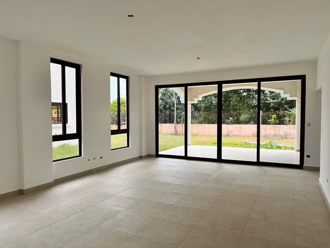 Venta de Casa en Clayton, Residencial Clayton Village, 352m² de construcción y 529m2 de terreno - Imagen 3