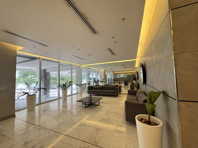 Alquiler Amoblado en PH Sky Point | Al lado de la Latina | 3 Rec. - Imagen 3