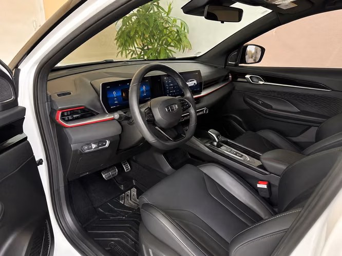 Geely Coolray 2024 Full Extras | 23,470 km | Mantenimientos en Bahía Motors - Imagen 8