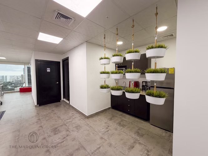 Alquiler de Oficina con Muebles en Sortis Business Tower, Obarrio - Imagen 9