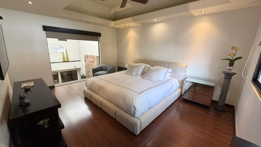 Venta de casa remodelada, complejo privado La Manzana de Obarrio - Imagen 2