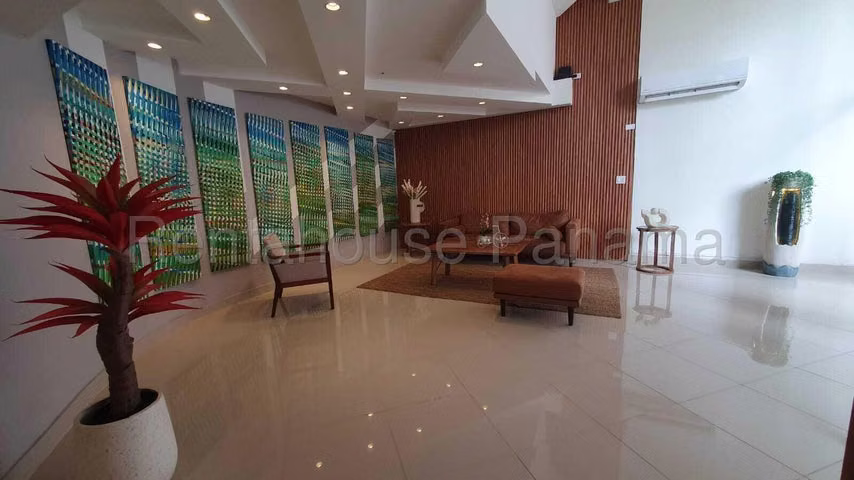 J1896GRR Alquiler de Apartamento en Carrasquilla - Imagen 2