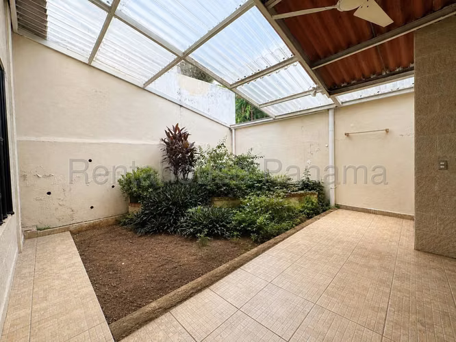 Vendo Casa de 300 m² en Brisas Del Golf 27-1902GG - Imagen 19
