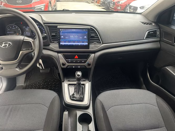 Hyundai Elantra 2017 - Imagen 10
