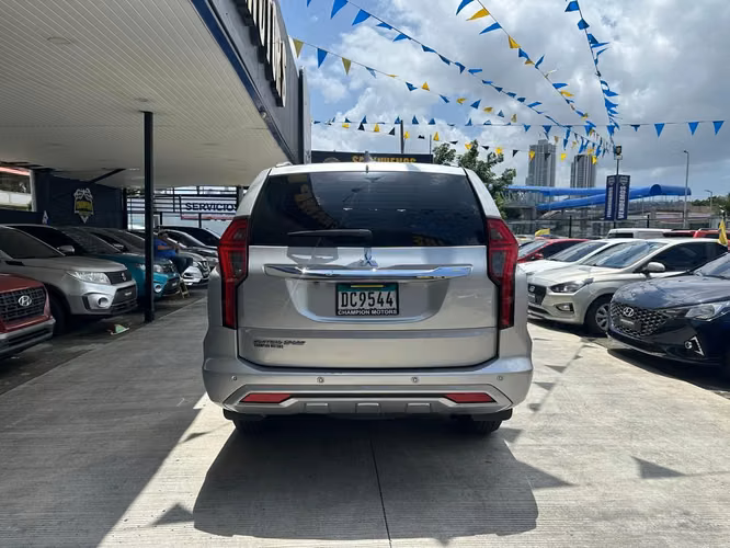 Mitsubishi Montero Sport 2023