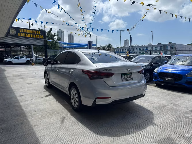 Hyundai Accent 2023 - Imagen 6