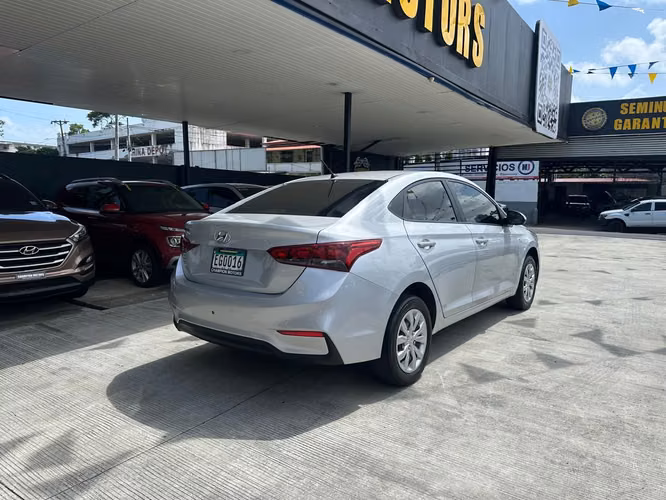 Hyundai Accent 2023 - Imagen 4