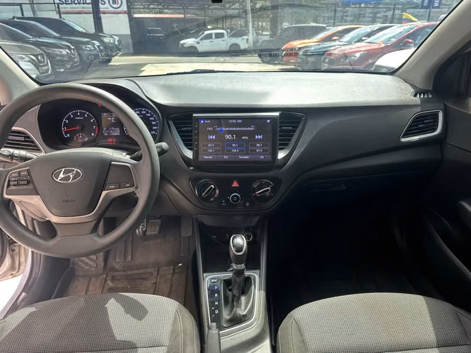 Hyundai Accent 2023 - Imagen 9