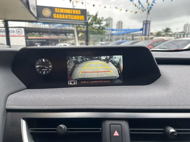 Lexus UX250H 2022 - Imagen 13