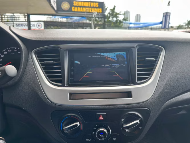 Hyundai Accent 2022 - Imagen 12