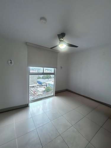 APARTAMENTO EN ALQUILER 3  HABITACIONES  – VÍA ESPAÑA | US$1,000 SOLO LINEA BLANCA - Imagen 4