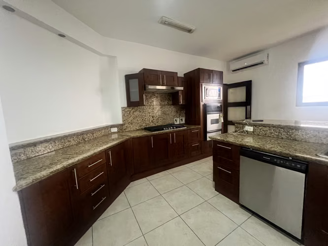 Embassy Club, Vendo de Casa Modelo Abassador Clayton, Panamá JC - Imagen 5