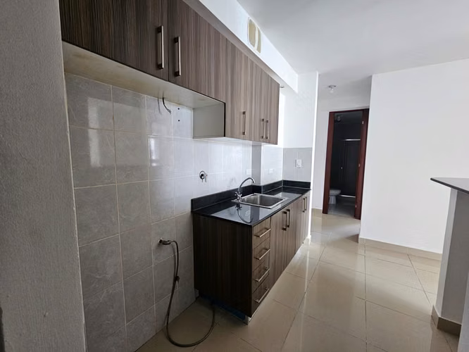  APARTAMENTO REMODELADO FRENTE AL PARQUE OMAR – 83 m² - Imagen 9