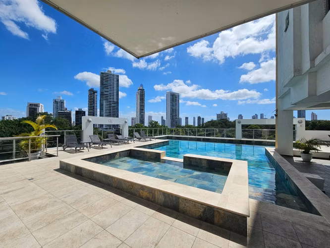  APARTAMENTO REMODELADO FRENTE AL PARQUE OMAR – 83 m²