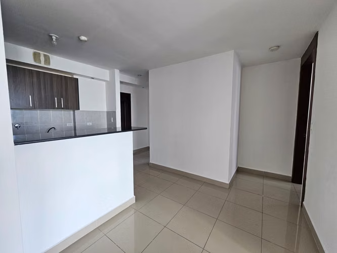  APARTAMENTO REMODELADO FRENTE AL PARQUE OMAR – 83 m² - Imagen 7