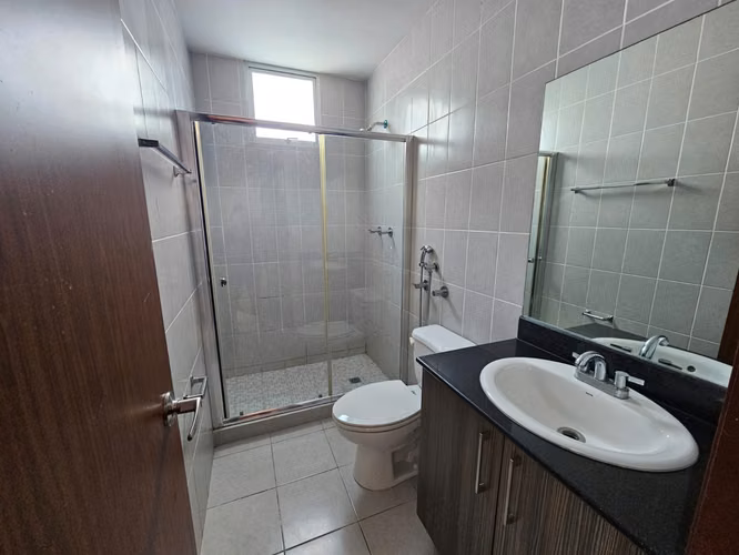  APARTAMENTO REMODELADO FRENTE AL PARQUE OMAR – 83 m² - Imagen 16