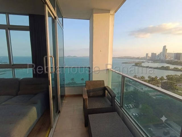 Alquiler de apartamento amoblado en Ave. Balboa
