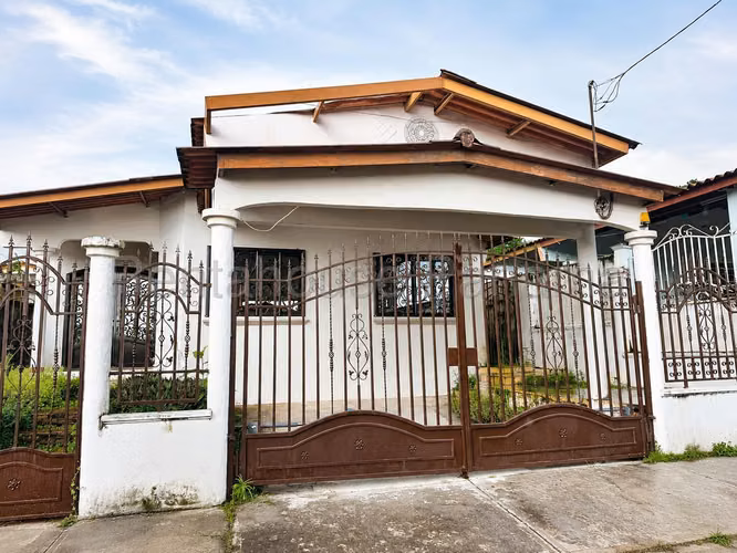House for Sale in Brisas Del Golf