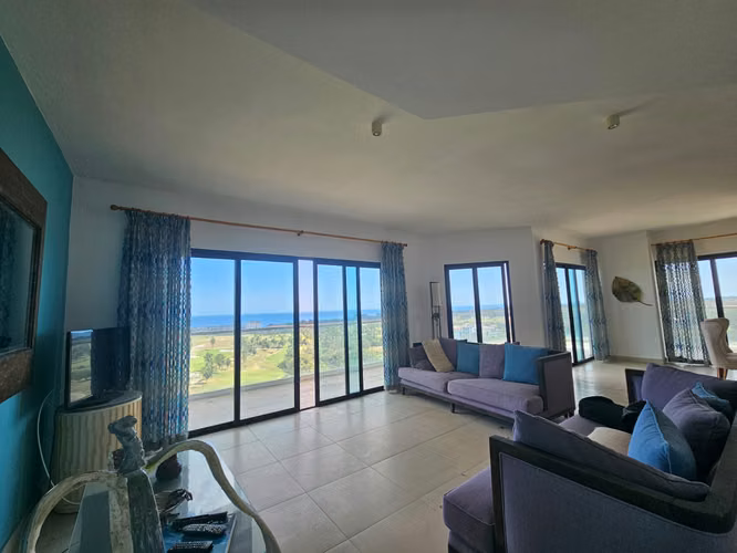 APARTAMENTO FRENTE AL MAR EN VENTA – PH LAS OLAS