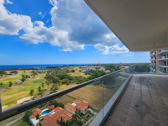 APARTAMENTO FRENTE AL MAR EN VENTA – PH LAS OLAS