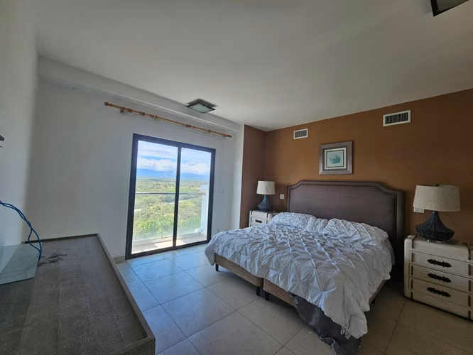 APARTAMENTO FRENTE AL MAR EN VENTA – PH LAS OLAS