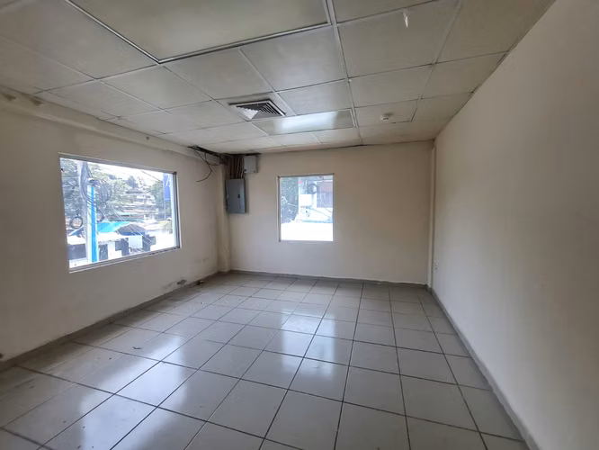ALQUILER DE LOCAL COMERCIAL / OFICINAS 144 m² | UBICACIÓN ESTRATÉGICA SOBRE VÍA PRINCIPAL - Imagen 5