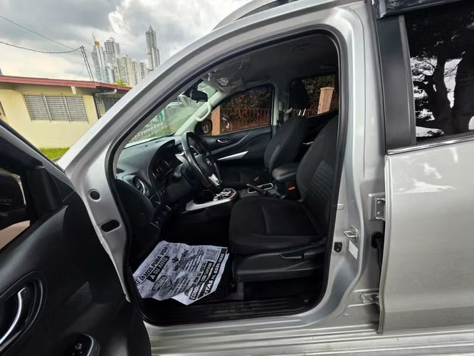 Nissan Frontier 2024 4x4 Diesel Automática 52mil km - Imagen 5