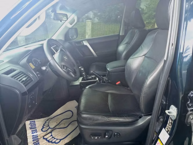 Toyota Prado 2019 Automática TXL Diésel 4x4 - Imagen 6