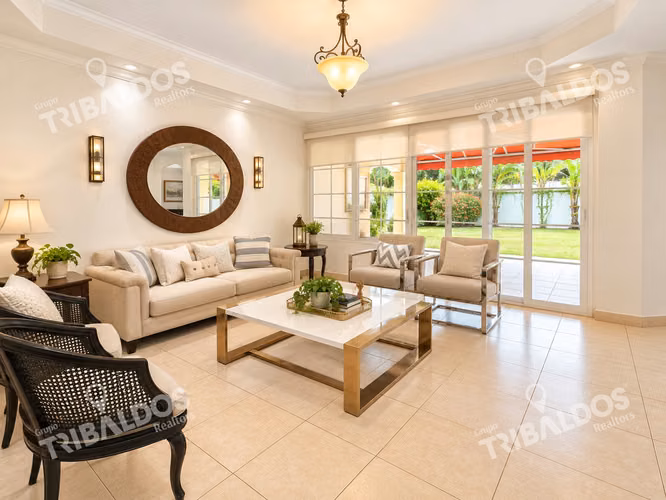 Venta de casa en Costa del Este con Cocina Remodelada