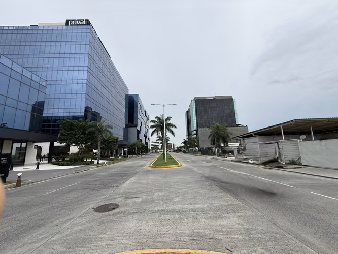 Venta de Terreno en Santa Maria Business District - Imagen 2