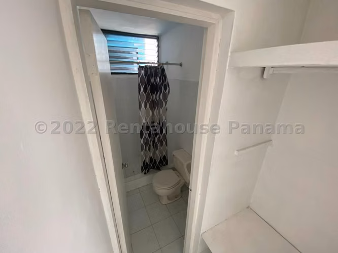 Venta de Apartamento con Línea blanca en Avenida Balboa Ph Costa del mar EC - Imagen 14
