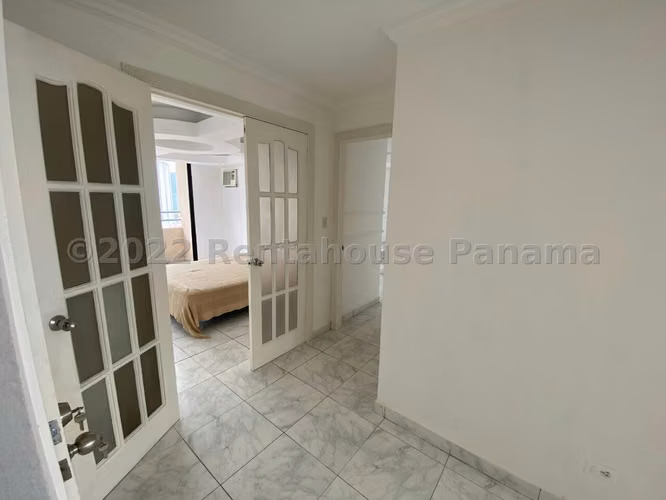 Venta de Apartamento con Línea blanca en Avenida Balboa Ph Costa del mar EC - Imagen 12
