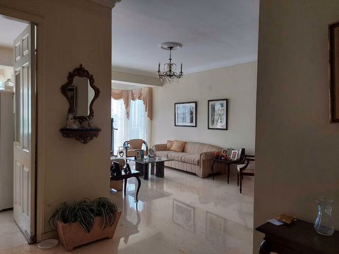 Venta de Apartamento con Línea blanca en El Cangrejo Ph Terranova EC - Imagen 4