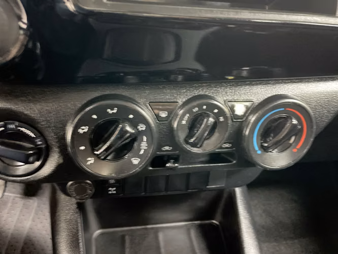 TOYOTA HILUX - 2025 - PPHX - Automarket - Imagen 9