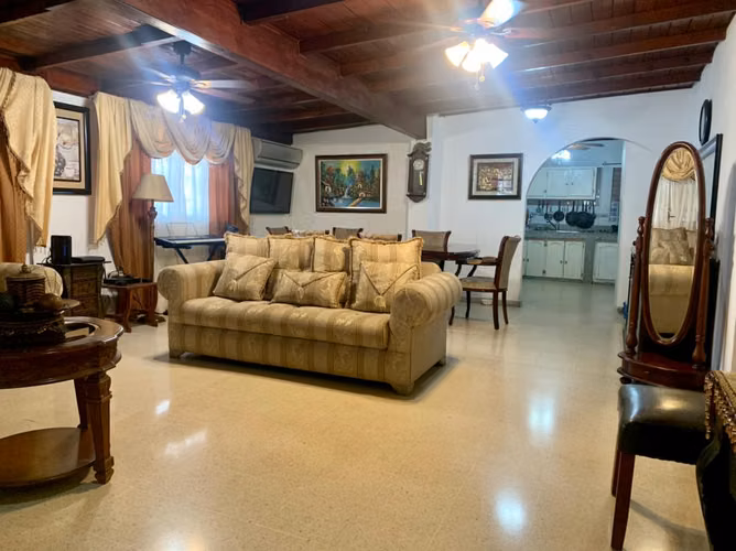 Venta de Casa en Brisas Del Golf Colinas Dorasol KC