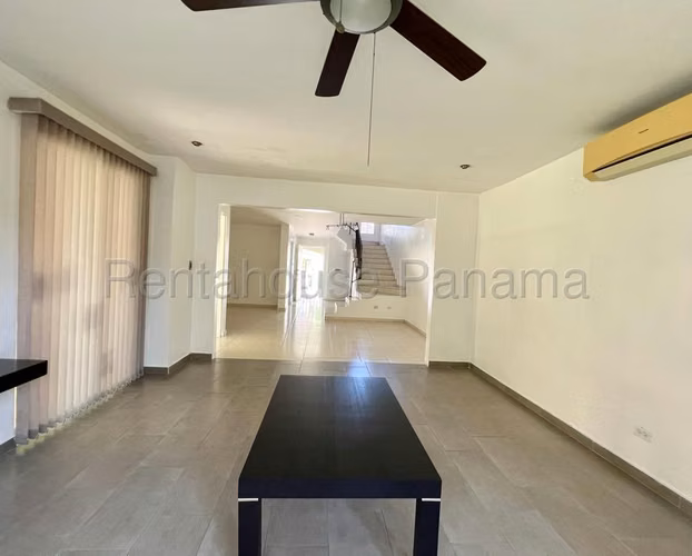 Venta de Casa en Villa Lucre Villa De Las Azores Solo Cliente Directo MC - Imagen 2