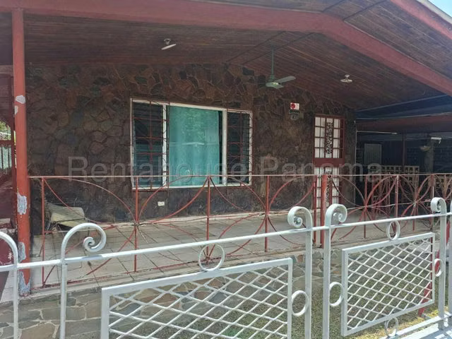 Casa en Venta en Villa Caceres JG