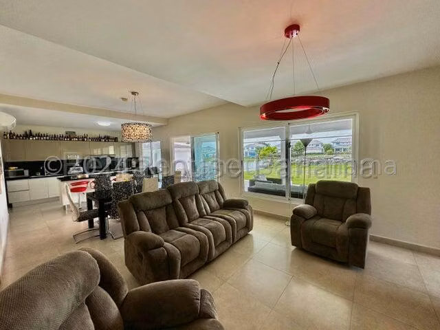 Casa en Venta en Playa Blanca JG