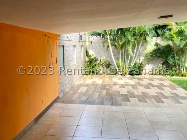 Venta de Casa en, Versalles I (Solo Cliente Directo)