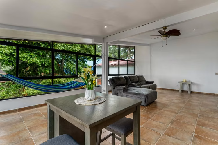 VENTA CASA CERRO AZUL 1,581M2 LUJOSA AMOBLADA CV