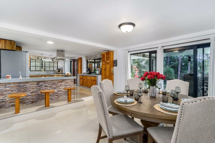 VENTA CASA CERRO AZUL 1,581M2 LUJOSA AMOBLADA CV