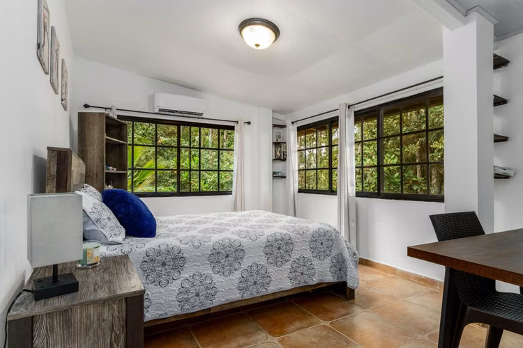 VENTA CASA CERRO AZUL 1,581M2 LUJOSA AMOBLADA CV